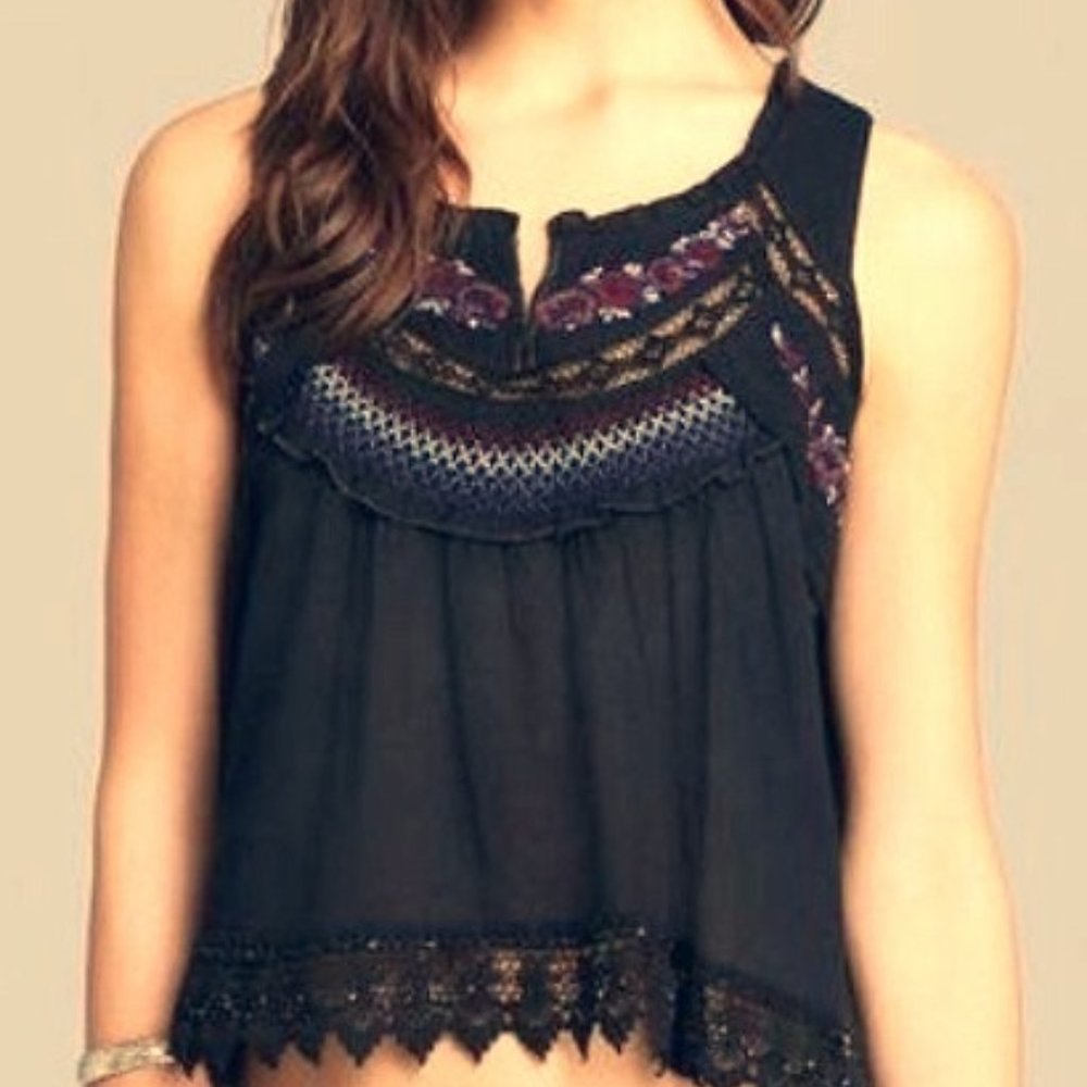 NEW WITH TAGS! FREE PEOPLE BOHO EMBROIDERED TANK